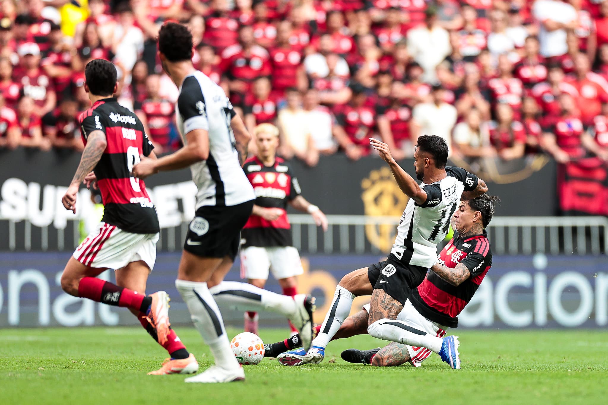 Corinthians supera virose, vence o Flamengo e é campeão da Supercopa Rei 2026