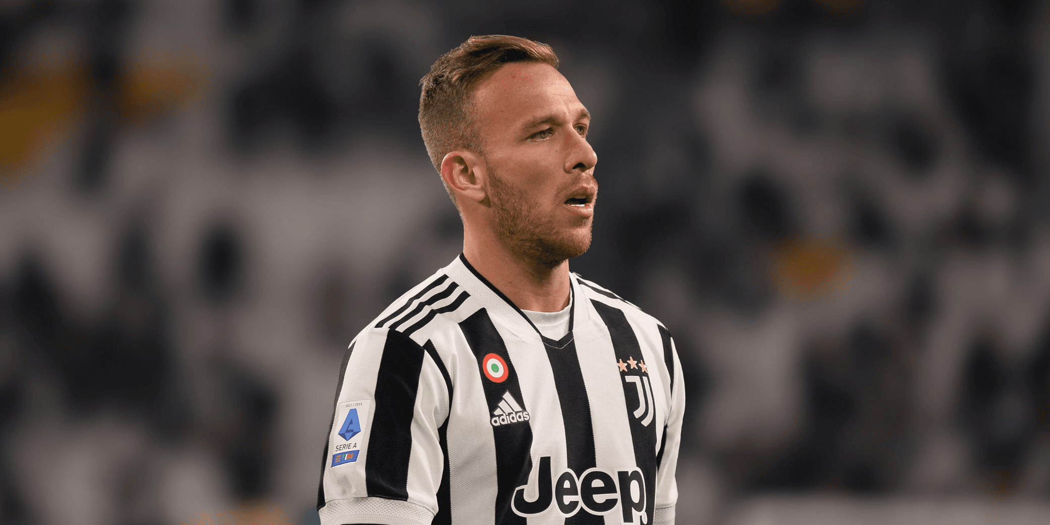 Arthur Melo, da Juventus FC, durante uma partida de futebol em Turim, na Itália, em 2022.