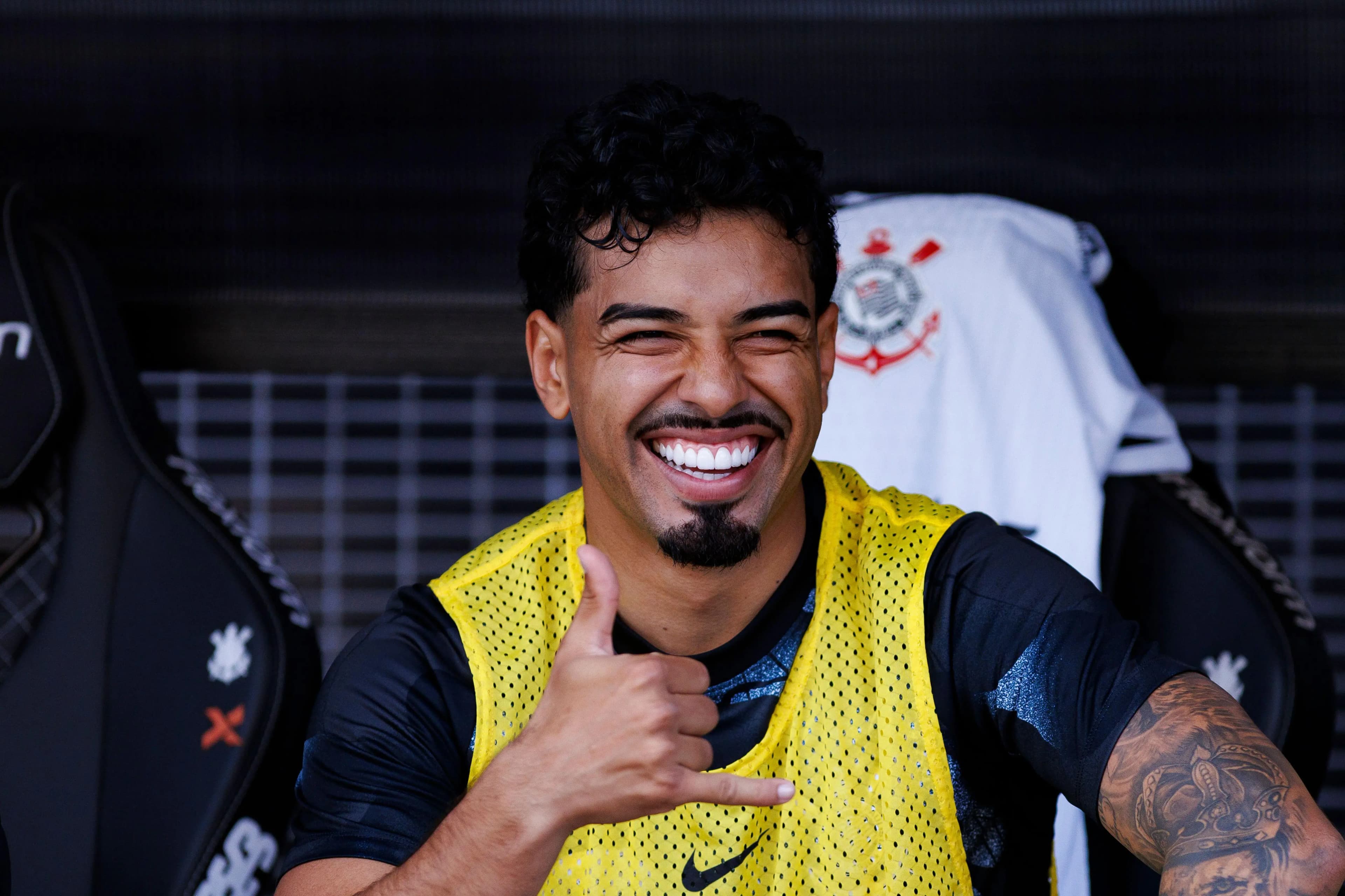 Sem Bidu confirmado, Diniz testa a base para resolver a lateral esquerda do Corinthians