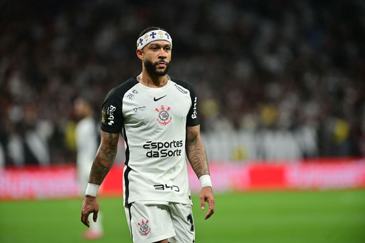 Memphis ameaça acionar a Fifa após o Corinthians desistir da renovação.